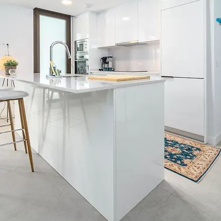 Lmea1a Modern And Well Connected 1 Bedroom Flat *